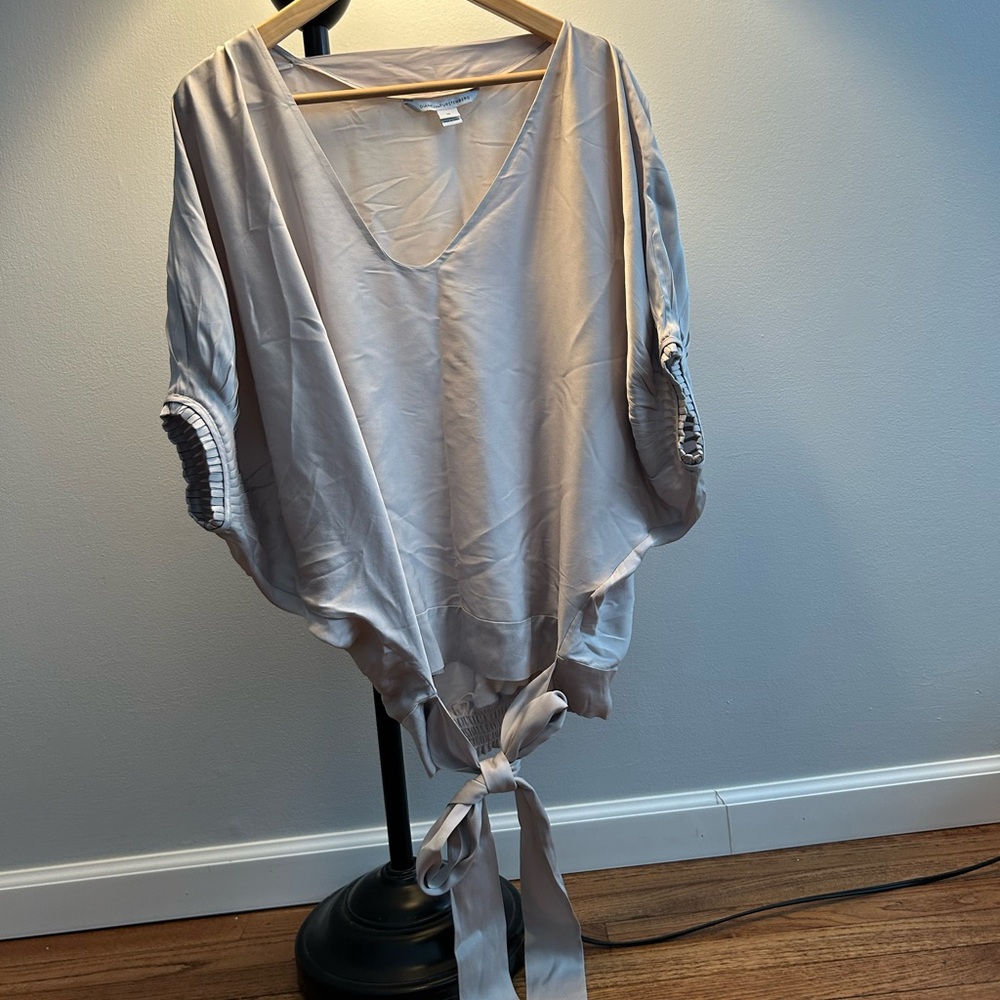 Diane Von Furstenberg Light Gray silk Blouse